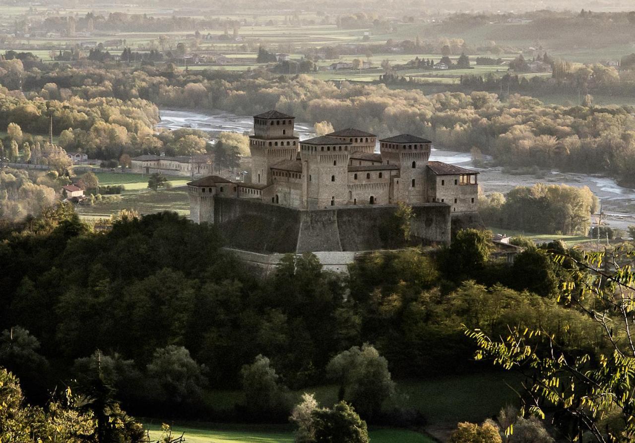 La Locanda Del Borgo Torrechiara Kültér fotó
