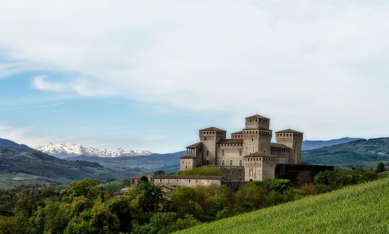 La Locanda Del Borgo Torrechiara Kültér fotó
